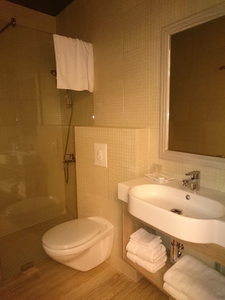 Hotello Guest Suites Jounieh Exterior photo